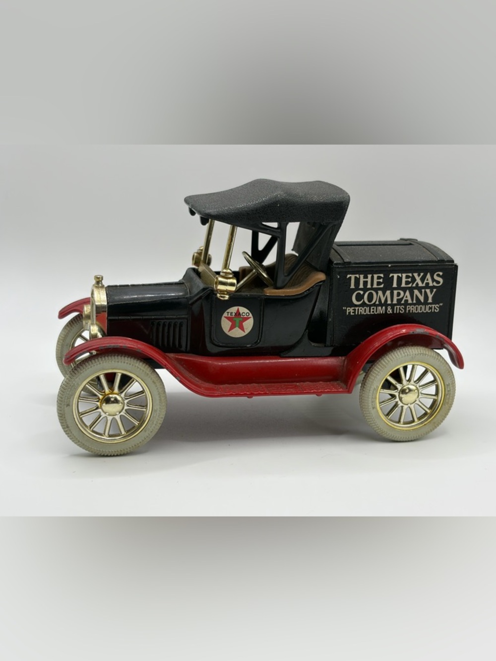 ERTL 1918 Ford Model T Runabout Replica Texaco Petroleum Texas Gas Oil Bank